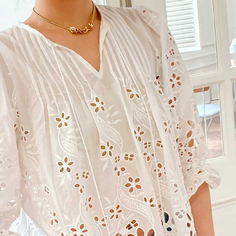 Oliver - Ajaton Kirjailtu Pitsi-Pusero