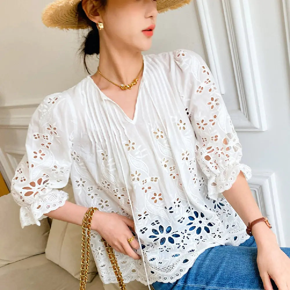 Oliver - Ajaton Kirjailtu Pitsi-Pusero